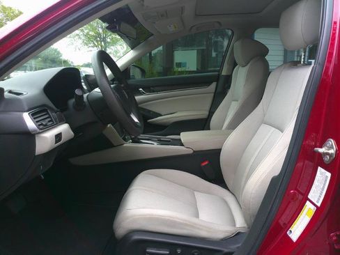 Used 2020 Honda Accord EX image 12