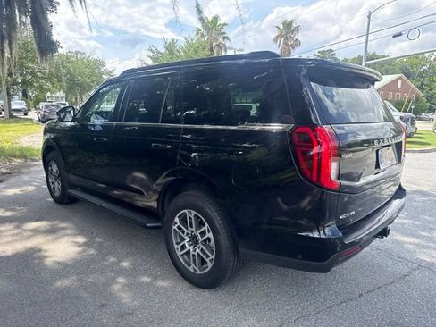 Used 2025 Ford Expedition Active RWD image 10