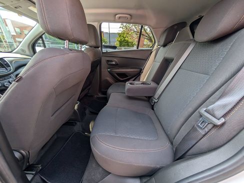 Used 2020 Chevrolet Trax LS w/ Tint and Cruise Package FWD image 17
