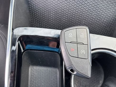 Used 2025 Chevrolet Equinox LT FWD image 18