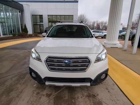 Used 2017 Subaru Outback 2.5i Touring w/ Popular Package #5A image 3
