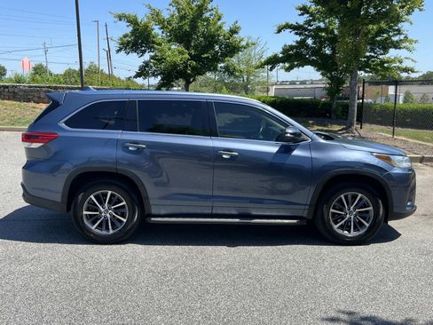 Used 2018 Toyota Highlander XLE FWD image 7