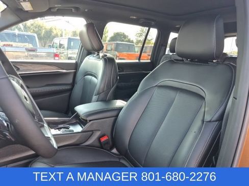 New 2026 Jeep Grand Cherokee Limited w/ Luxury Tech Group II AWD/4WD image 26