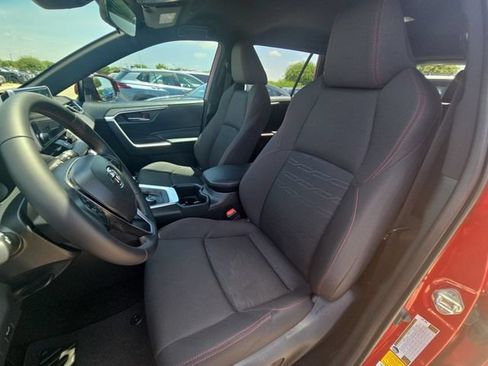 Used 2025 Toyota RAV4 SE AWD/4WD image 12