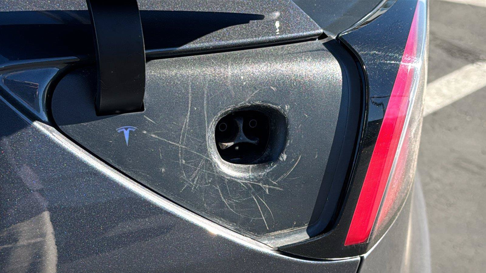 Used 2022 Tesla Model 3 Long Range AWD/4WD image 8