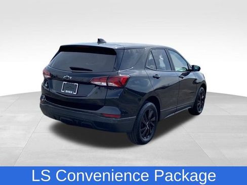 Used 2023 Chevrolet Equinox LS w/ LS Convenience Package AWD/4WD image 3