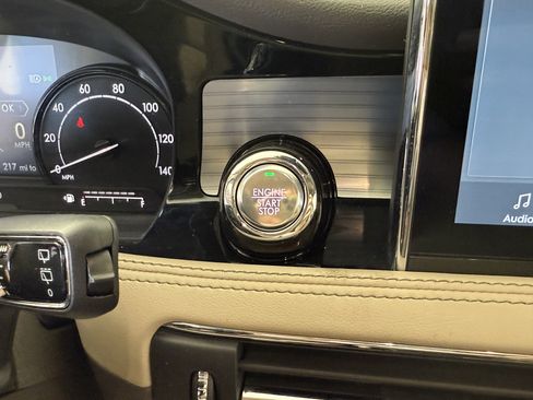 Used 2022 Lincoln Corsair FWD image 26