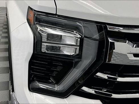 Used 2025 Chevrolet Silverado 2500 LTZ w/ LTZ Convenience Package image 35