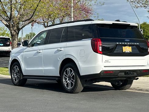 Certified 2025 Ford Expedition Active AWD/4WD image 6