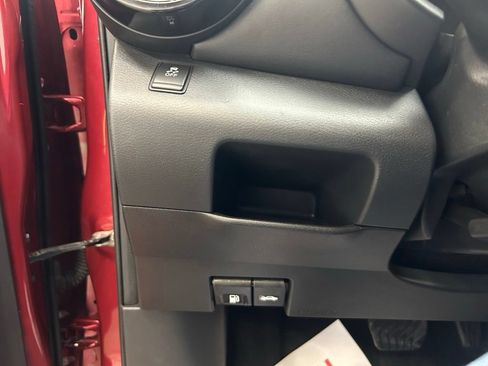 Used 2019 Nissan Kicks SR w/ SR Premium Package FWD image 17
