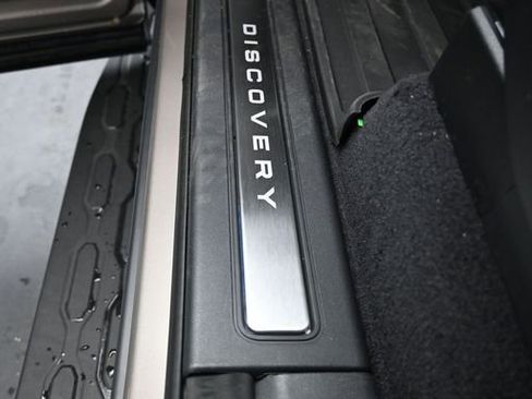 New 2025 Land Rover Discovery S AWD/4WD image 23