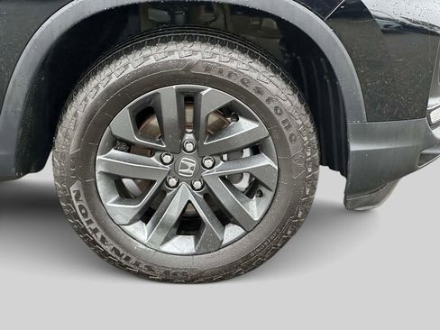 Used 2024 Honda Ridgeline Sport image 11