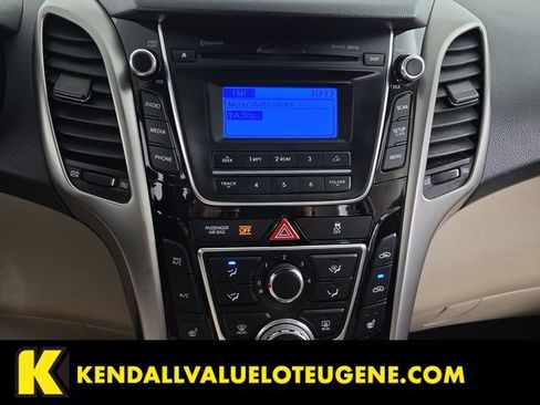 Used 2013 Hyundai Elantra GT FWD image 18