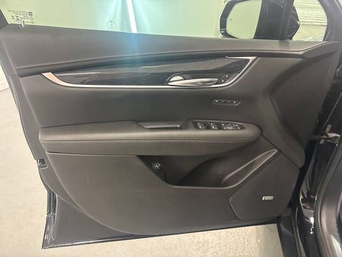 Used 2022 Cadillac XT5 Premium Luxury FWD image 11