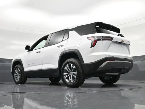 Used 2026 Chevrolet Equinox LT w/ Safety and Technology Package FWD image 27