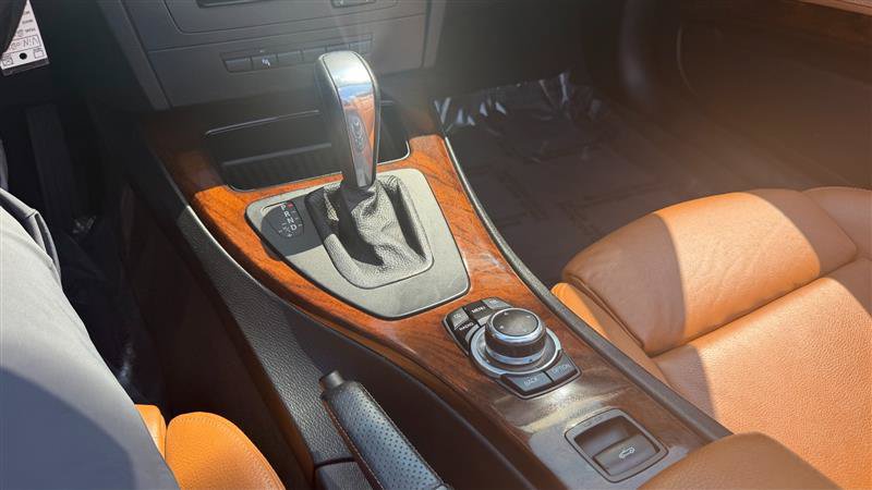 Used 2011 BMW 335i Convertible RWD image 28