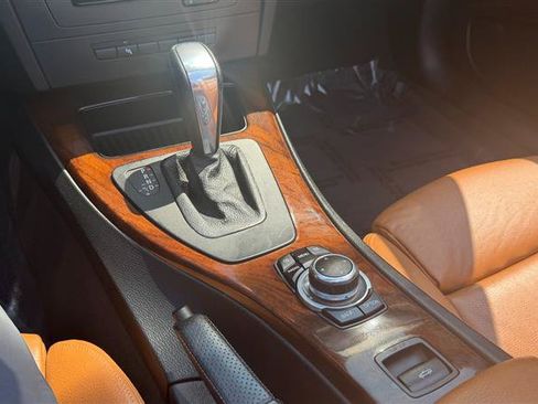 Used 2011 BMW 335i Convertible RWD image 28