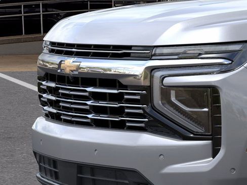 New 2025 Chevrolet Suburban Premier image 37