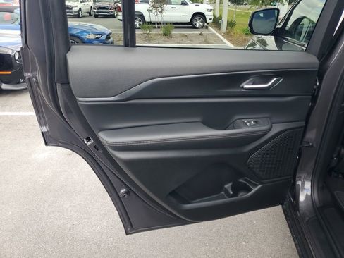 New 2025 Jeep Grand Cherokee L Altitude AWD/4WD image 27