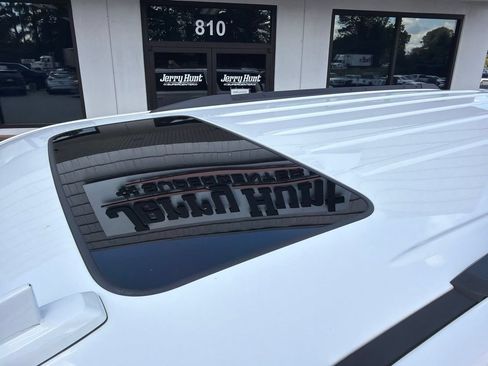 Used 2020 GMC Yukon SLT w/ Premium Edition AWD/4WD image 12