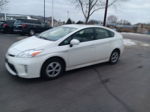 Used 2014 Toyota Prius Two image 12