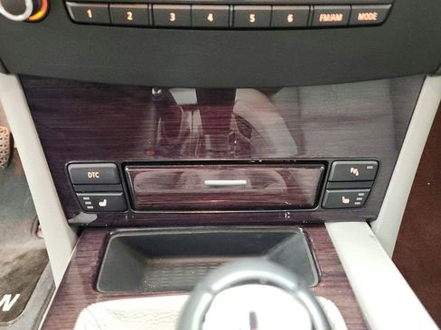 Used 2010 BMW 550i Sedan image 19