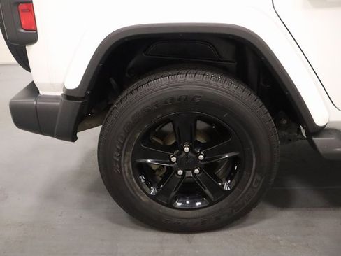 Used 2020 Jeep Wrangler Unlimited Sahara image 25