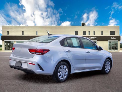 Used 2022 Kia Rio LX FWD image 3