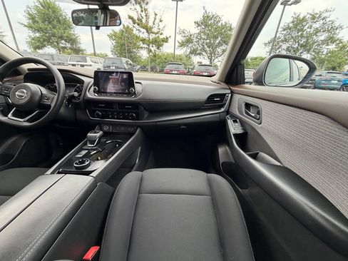 Used 2023 Nissan Rogue S AWD/4WD image 20