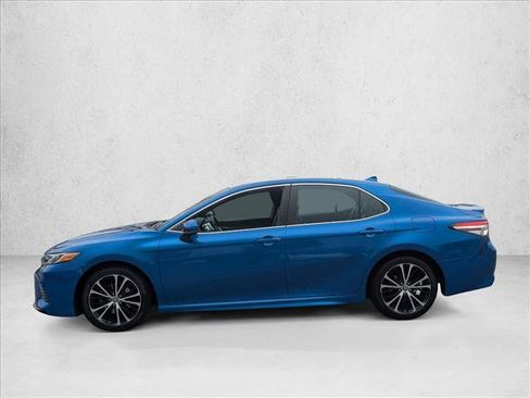 Used 2020 Toyota Camry SE FWD image 9
