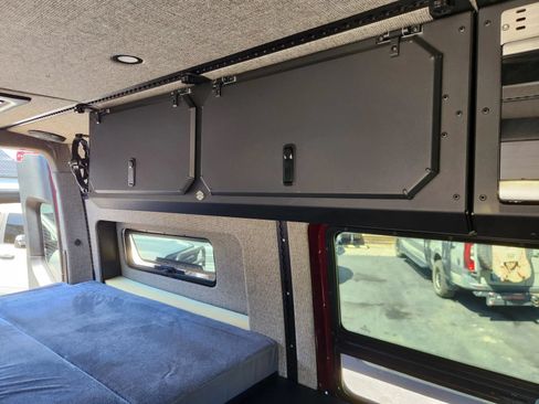 Used 2024 Mercedes-Benz Sprinter 2500 image 44