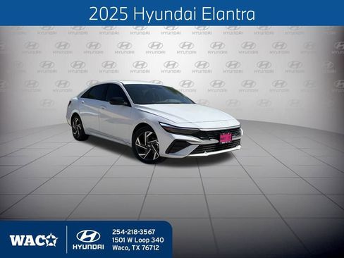 Used 2025 Hyundai Elantra Sport image 1