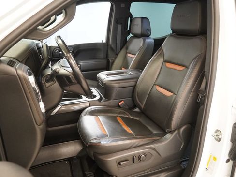 Used 2020 GMC Sierra 1500 AT4 w/ AT4 Premium Package AWD/4WD image 3