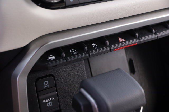 Used 2025 Toyota Sequoia Capstone AWD/4WD image 19