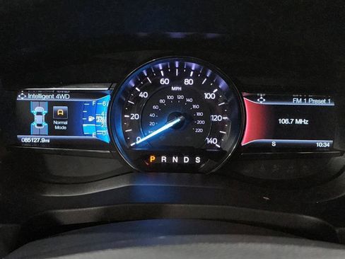Used 2018 Ford Explorer XLT w/ Equipment Group 202A AWD/4WD image 17