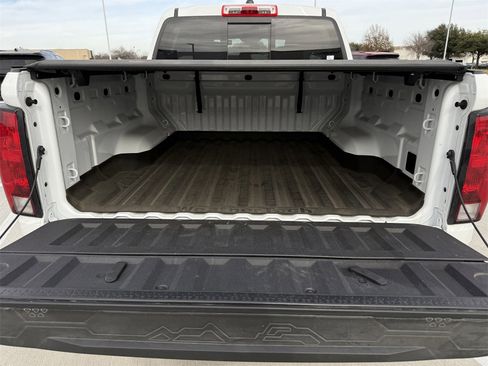 Used 2025 Chevrolet Colorado Trail Boss image 23