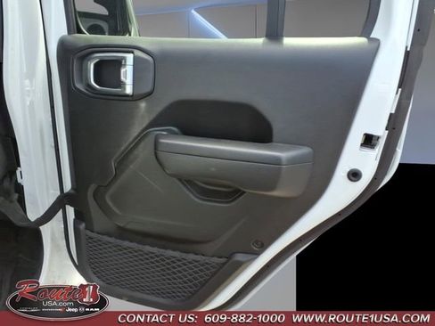 Used 2024 Jeep Wrangler Unlimited AWD/4WD image 18