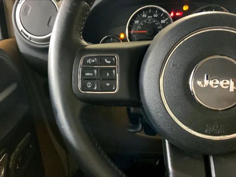 Used 2016 Jeep Wrangler Rubicon w/ Dual Top Group image 23