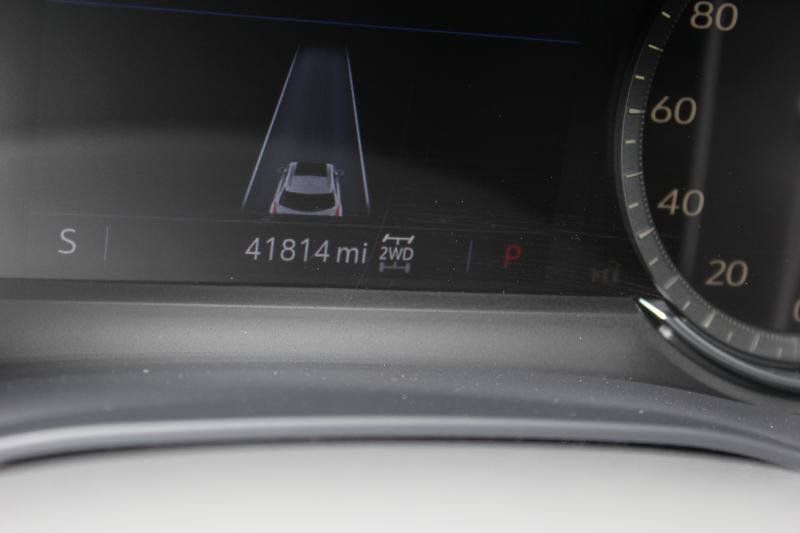 Used 2023 Cadillac XT5 Premium Luxury w/ LPO, Floor Liner Package AWD/4WD image 28