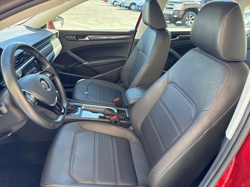 Used 2020 Volkswagen Passat 2.0T R-Line image 18