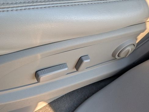 Used 2016 Buick Enclave Leather FWD image 17