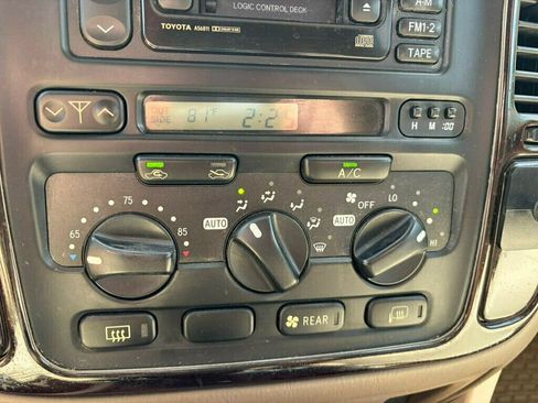 Used 2000 Toyota Land Cruiser AWD/4WD image 37