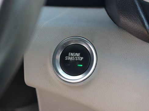 Used 2022 GMC Terrain SLT w/ Infotainment Package II FWD image 32