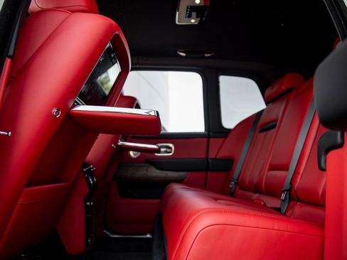 New 2026 Rolls-Royce Cullinan image 39