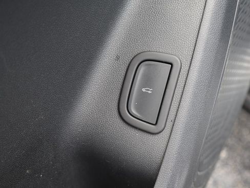 Used 2024 Chevrolet Traverse LS FWD image 13