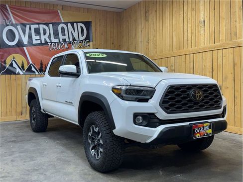 Used 2022 Toyota Tacoma TRD Off-Road w/ Technology Package AWD/4WD image 1