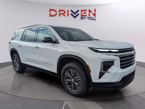 New 2026 Chevrolet Traverse LT w/ Driver Confidence Package FWD image 7