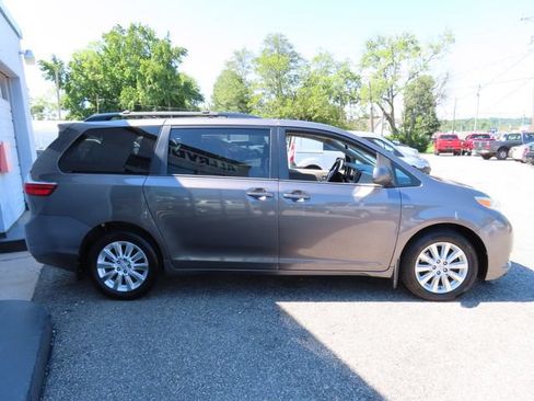 Used 2016 Toyota Sienna LE AWD/4WD image 5