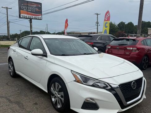 Used 2020 Nissan Altima 2.5 S image 3