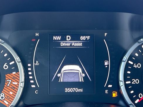 Used 2023 Jeep Renegade Latitude w/ Premium Group AWD/4WD image 24